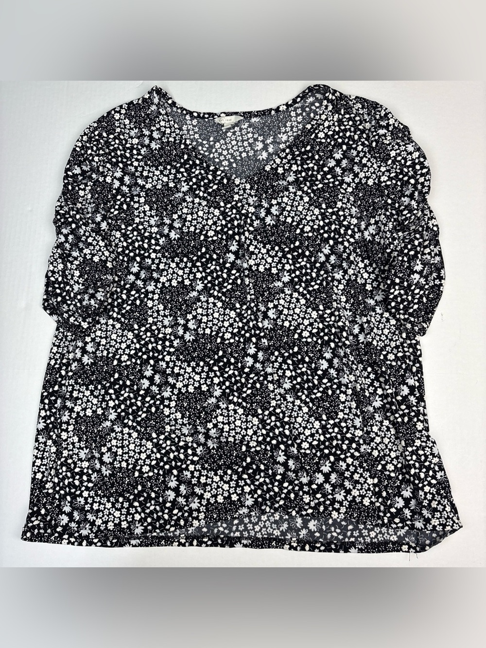 Cato Women 18W 20W Shirt Floral Black White Texture Half Sleeve Ruche Poly Blend